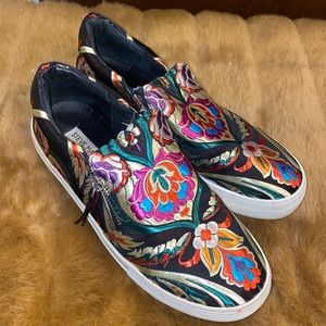 Steve Madden Embroidered Sneaker
